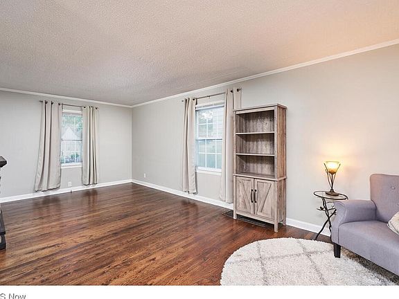 5th image of 211 Johnson Ave
