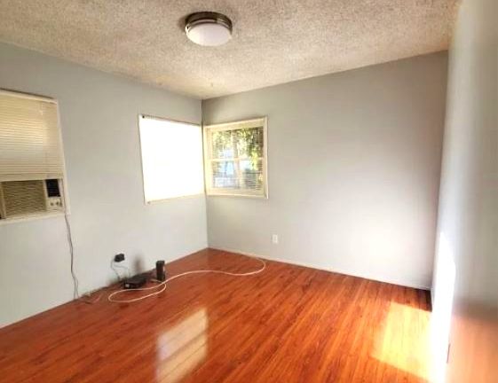 2nd image of 3133 Havenpark Ave