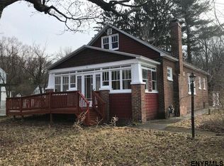 34 W Sand Lake Rd, Wynantskill, NY 12198