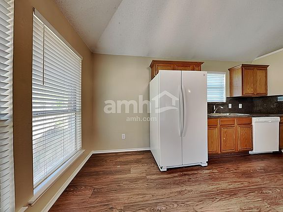 4th image of 733 Grandview Ave