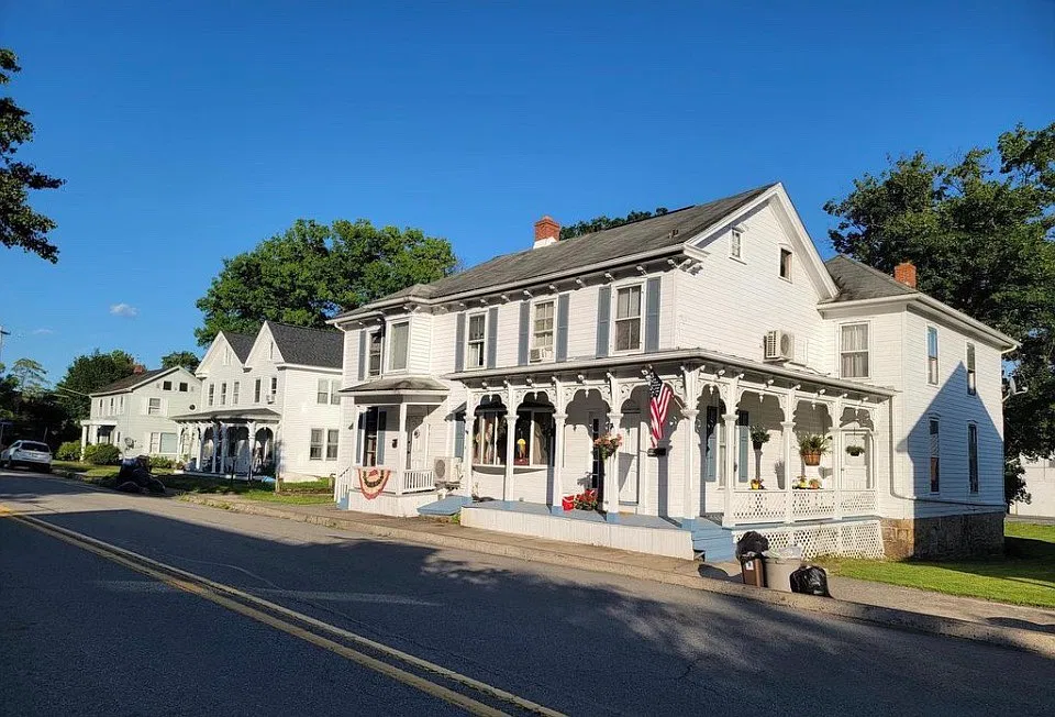 41-41 E Main St