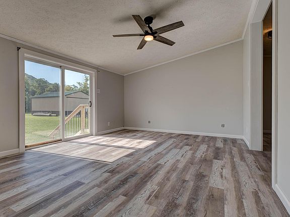 4th image of 92 Delmar Ln