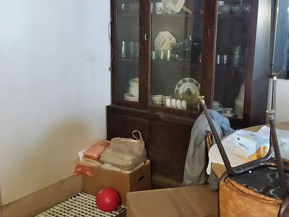 5th image of 1043 King Ave