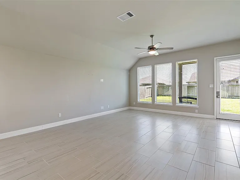 18710 Lynnwood Crest Ln — Photo 29