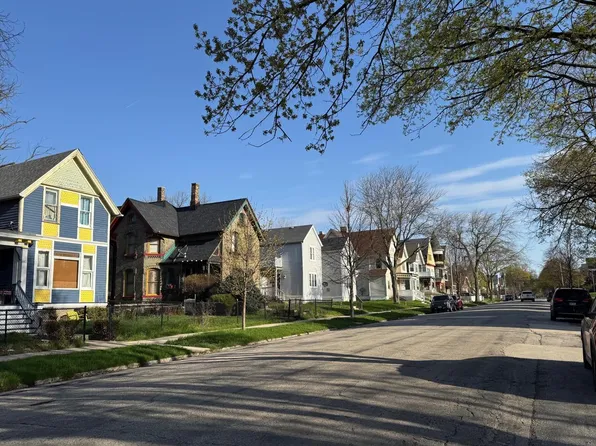 2409 N 1ST STREET, Milwaukee, WI 53212
