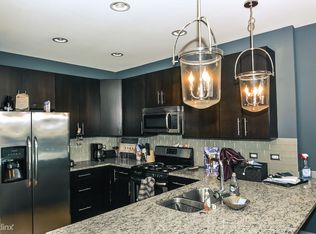 1832 W Irving Park Rd APT 202, Chicago, IL 60613