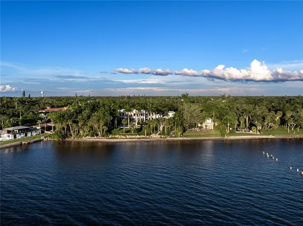 3315 Bay Shore Rd, Sarasota, FL 34234