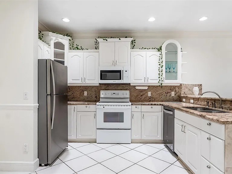 512 S Ocean Blvd — Photo 4