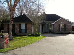 111 Delcy Dr, Broussard, LA 70518