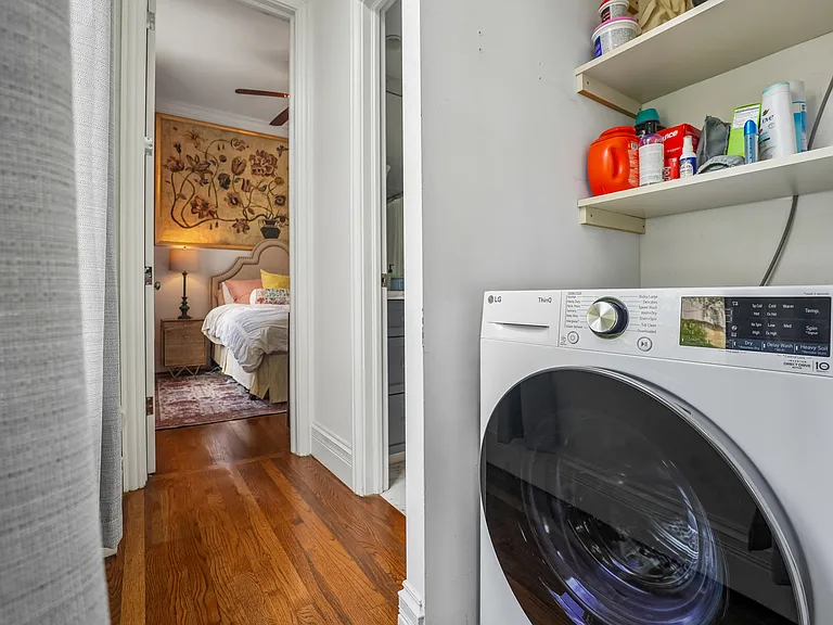 223 W Wisconsin St #2B — Photo 11