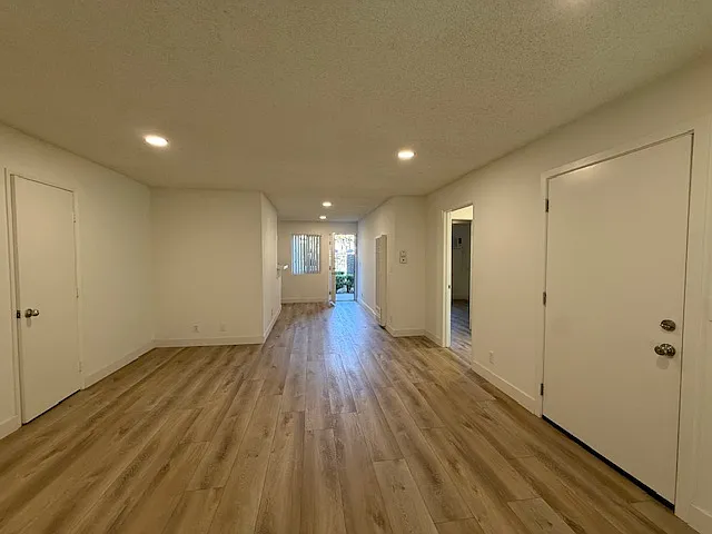 Sherman Pines Apartments — Photo 53