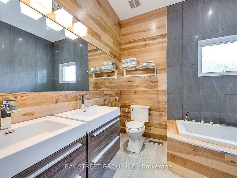 1238 Landfair Cres — Photo 26