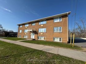 301 West St N, Orillia, ON