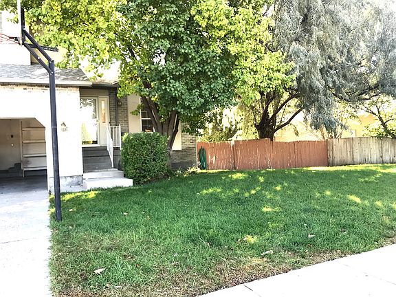 4th image of 3833 S Congress Dr