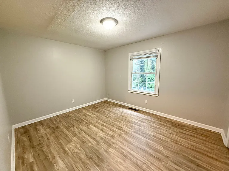 405 17th Ave NE #5 — Photo 16
