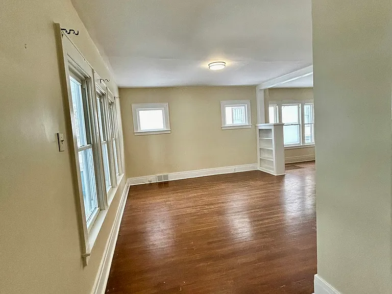 810 Seeley Rd #812 — Photo 8