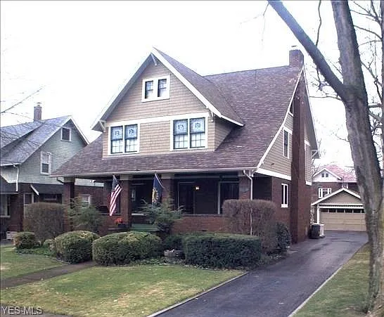 206 Woodbine Ave SE photo 1