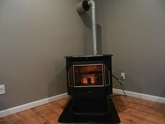 4th image of 281 Warner Dr