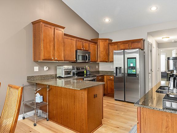 5th image of 2070 SE Willowbrook Dr