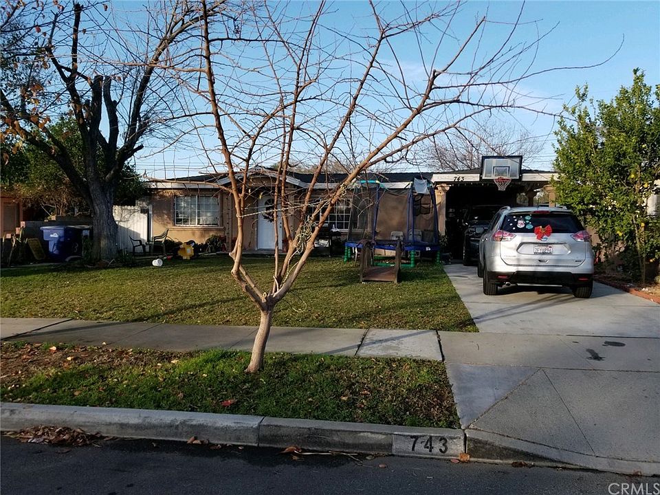 2nd image of 743 N Alameda Ave