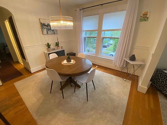 4th image of 240 Anderson Pl #2