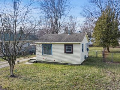 907 Columbia St, Algonac, MI, 48001