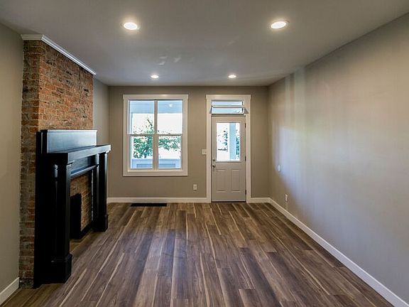 3rd image of 2348-2350 Neil Ave #2348