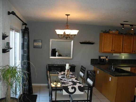 Eat in space in Kitchen