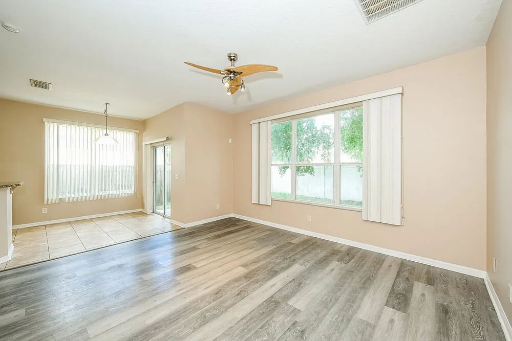 3 bed, 2.0 bath, 1593 sqft, $2,375 — Photo 4