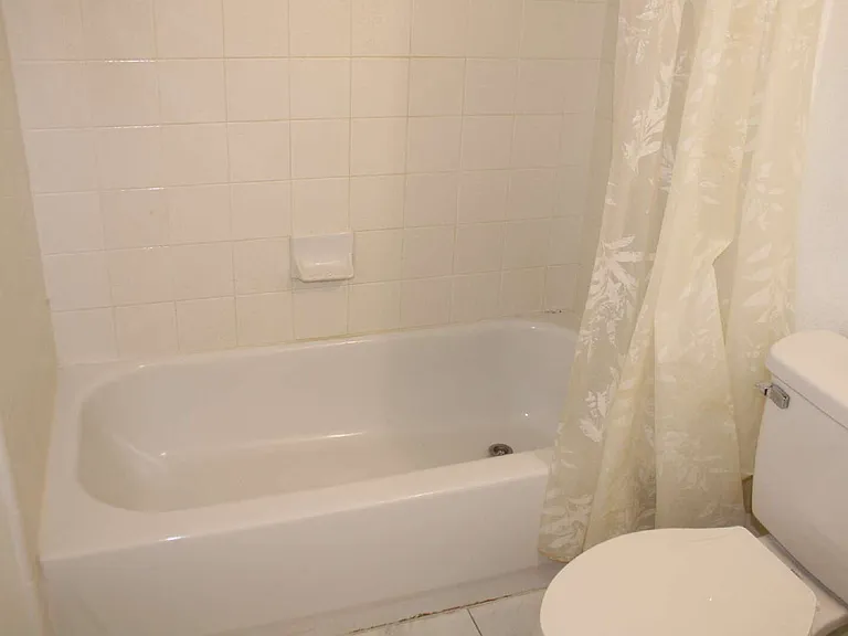 1608 Broadmoor Dr — Photo 10