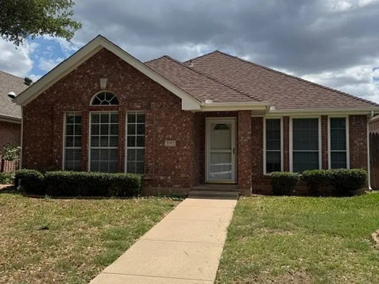 1097 Lytle Creek Dr — Photo 2