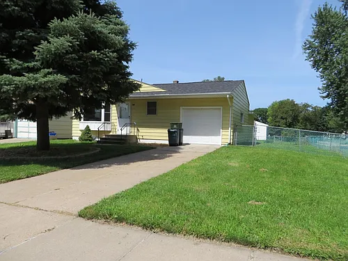 3202 Calhoun St Photo 1