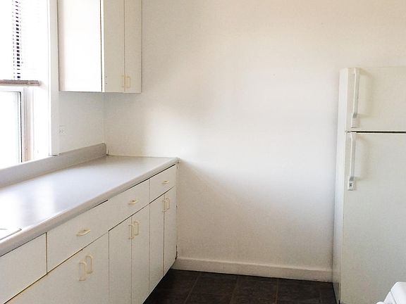 5th image of 4002 N Kenmore Ave APT 2E