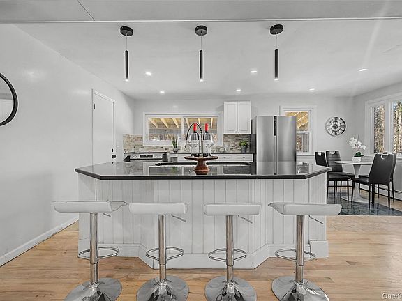 3rd image of 52 Luxton Lake Road