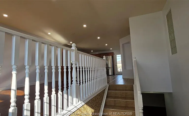 4628 Fontana Ave — Photo 2
