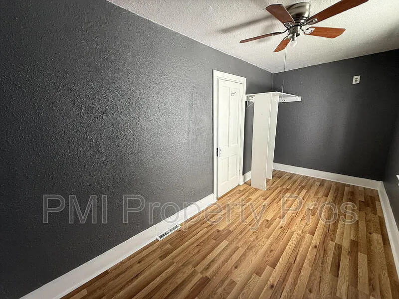 2 bed, 1.0 bath, 934 sqft, $1,450 — Photo 4