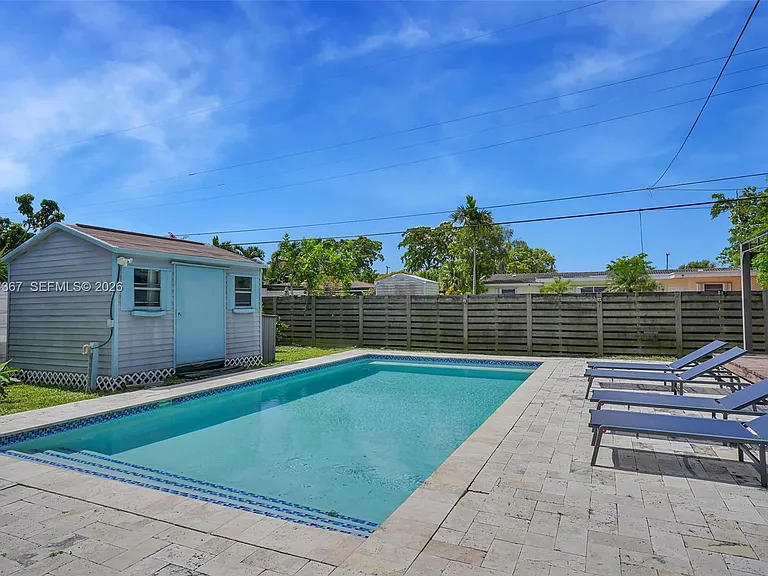 3338 Cleveland St — Photo 19