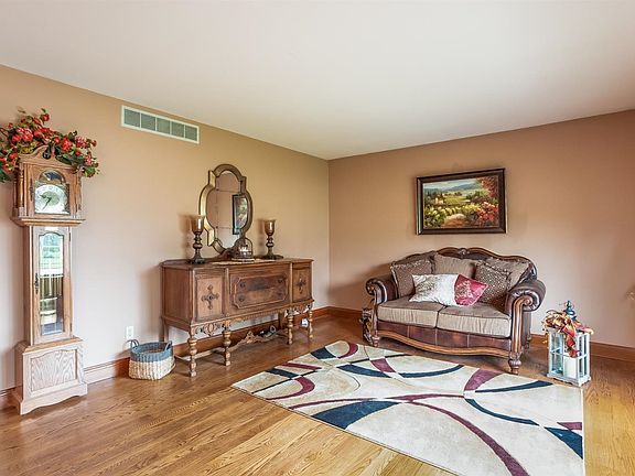 5th image of 10406 Siedelmann Ct