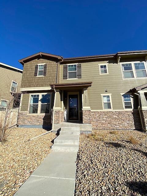 West Facing Entry with Storm Door