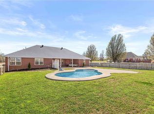 3412 Grapevine Dr, Springdale, AR 72762