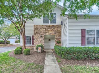 9104 Meadowmont View Dr, Charlotte, NC 28269
