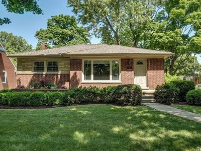 1979 Sheffield Rd, Birmingham, MI, 48009