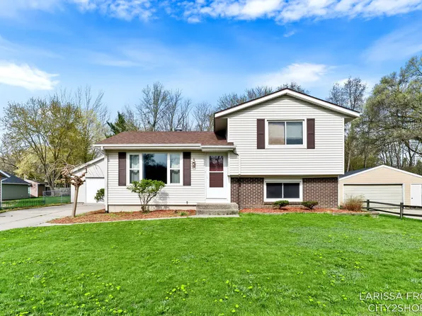 245 Helen Dr, Rockford, MI 49341