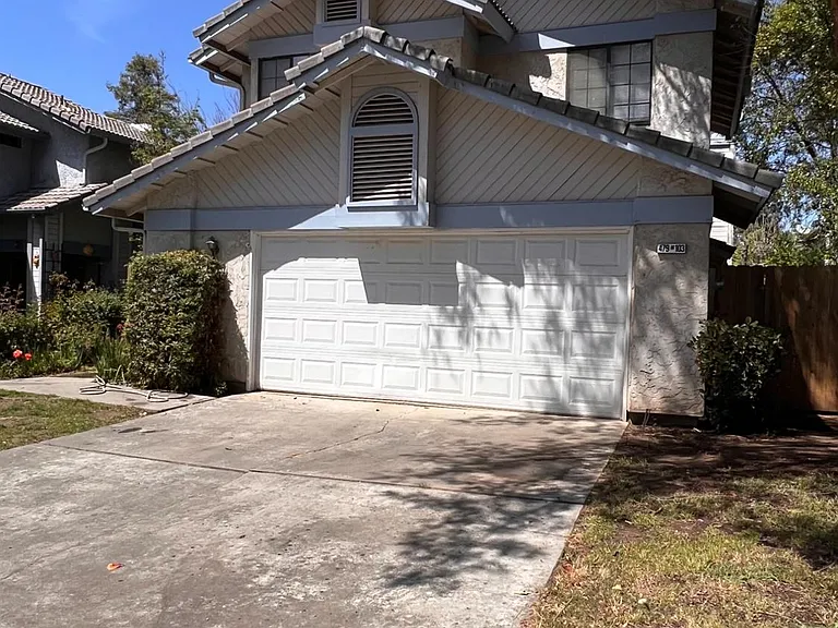 479 E Alluvial Ave #103 — Photo 2