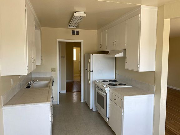 2nd image of 500 Chiquita Ave Unit 15