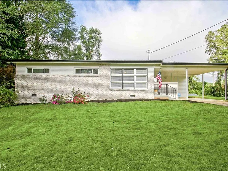 22 Willow Dr — Photo 1