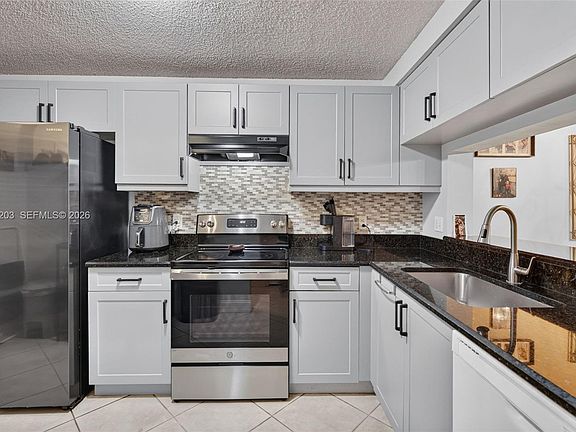 3rd image of 3176 SW 50th St