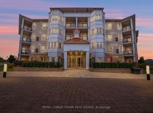 50 Lakebreeze Dr #216, Clarington, ON L1B 0V9