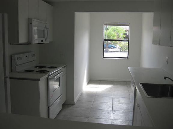 5th image of 5987 Forest Hill Blvd APT 105
