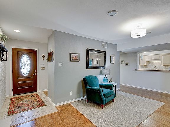 4th image of 3715 Hulen Park Dr